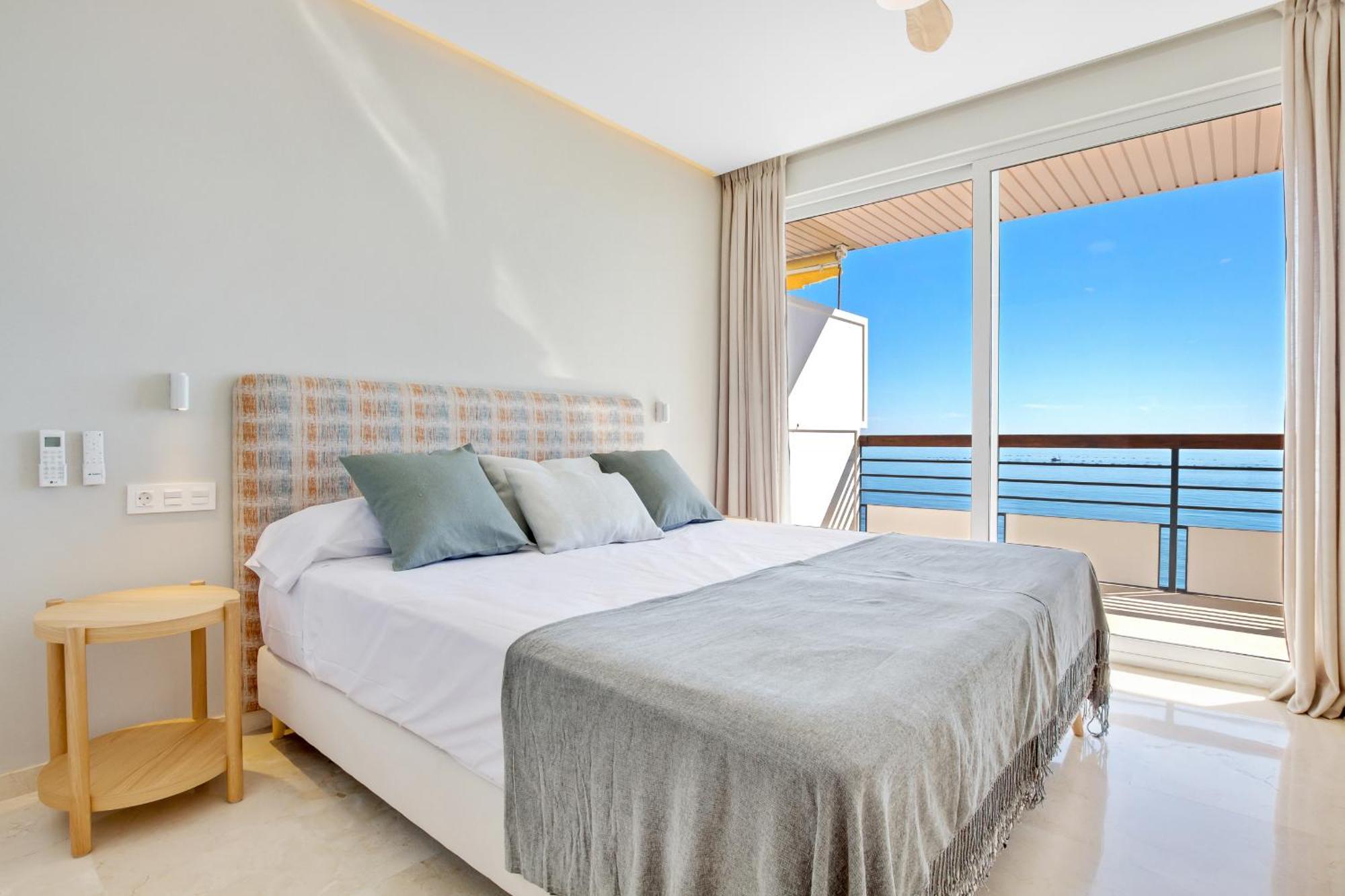 Santa Clara Modern & Exclusive Seafront Apartment Torremolinos Exterior foto