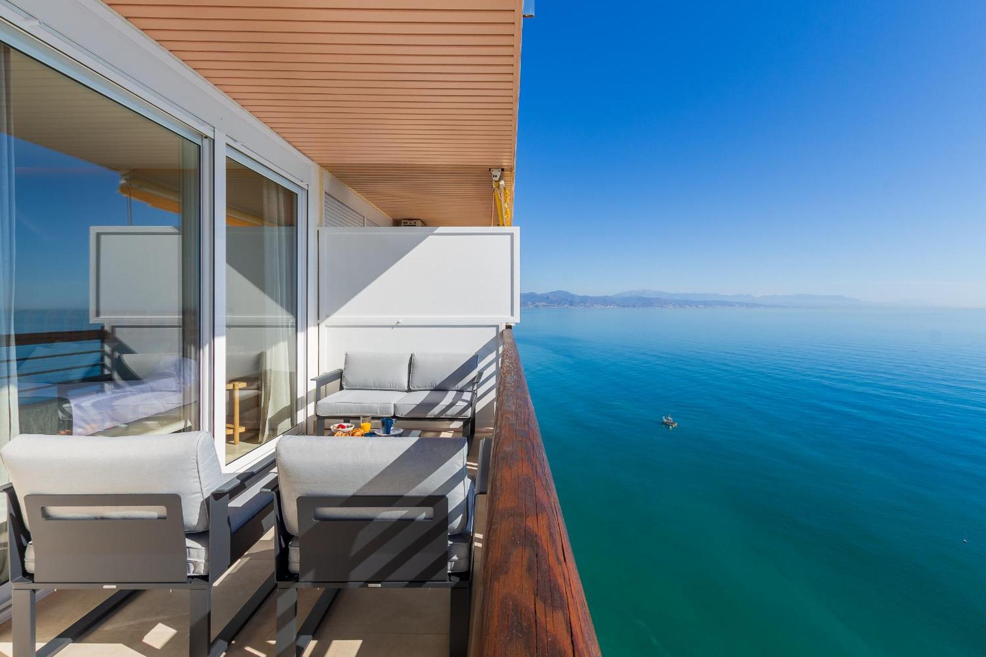 Santa Clara Modern & Exclusive Seafront Apartment Torremolinos Exterior foto