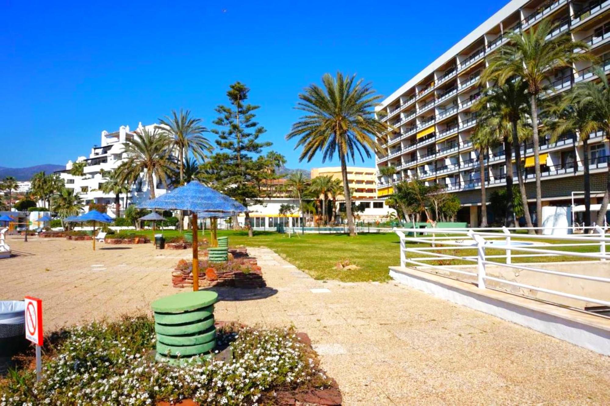 Santa Clara Modern & Exclusive Seafront Apartment Torremolinos Exterior foto